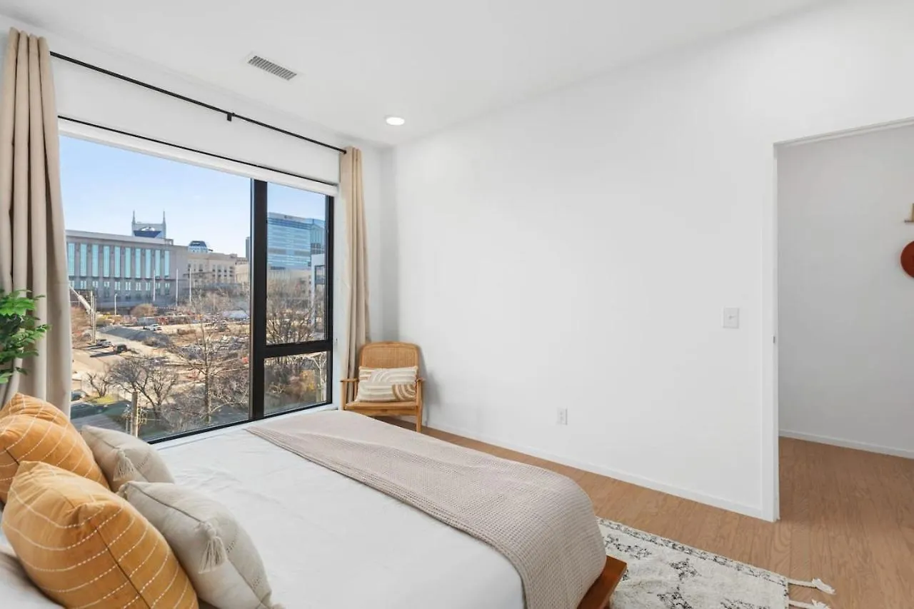 Apartment Penthouse With Patio Walk To Downtown 3 Bedrooms 5 Beds Nashville United States