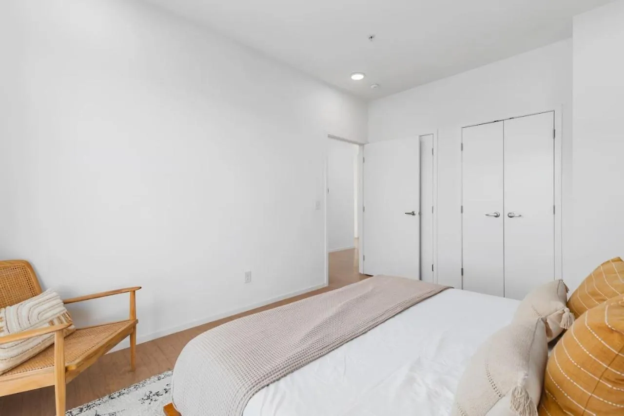 Penthouse With Patio Walk To Downtown 3 Bedrooms 5 Beds Nashville Apartment