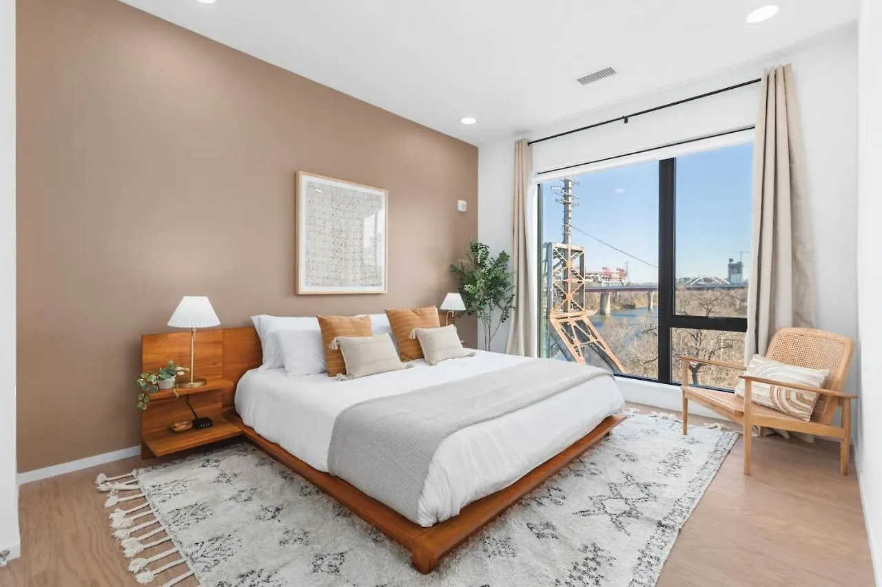 Penthouse With Patio Walk To Downtown 3 Bedrooms 5 Beds Nashville Apartment