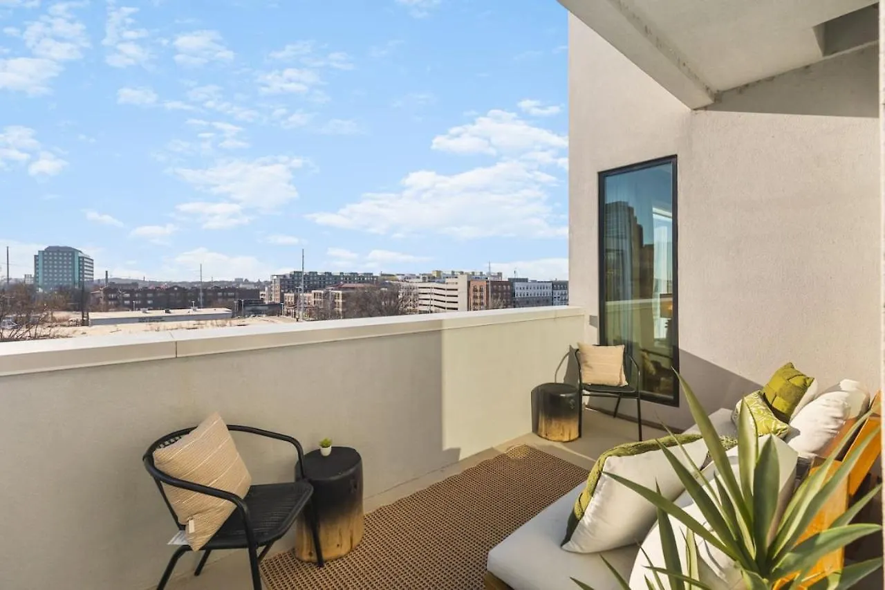 Apartment Penthouse With Patio Walk To Downtown 3 Bedrooms 5 Beds Nashville United States